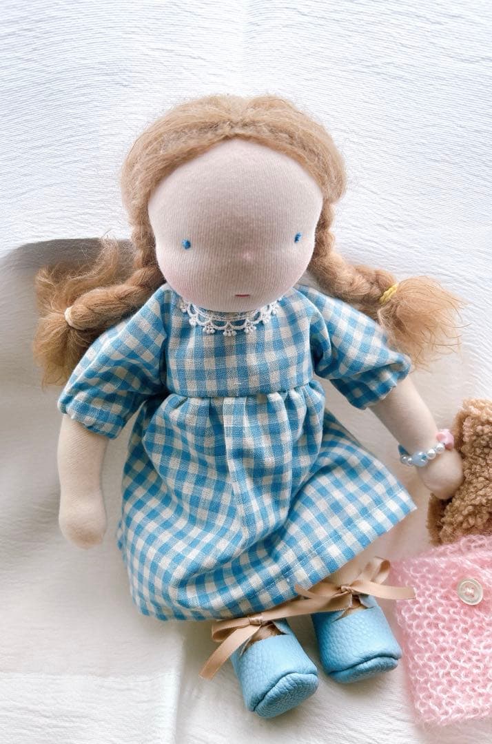 ウォルドルフ人形　水色の女の子