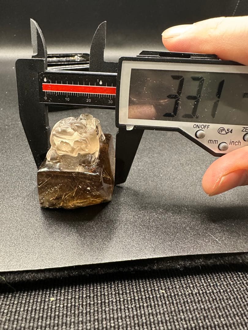 ルチルの置物（貔貅）