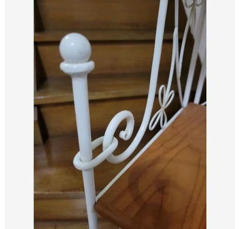 ホワイト 3段 シェルフ アンティーク風アイアン細工　コーナーラック