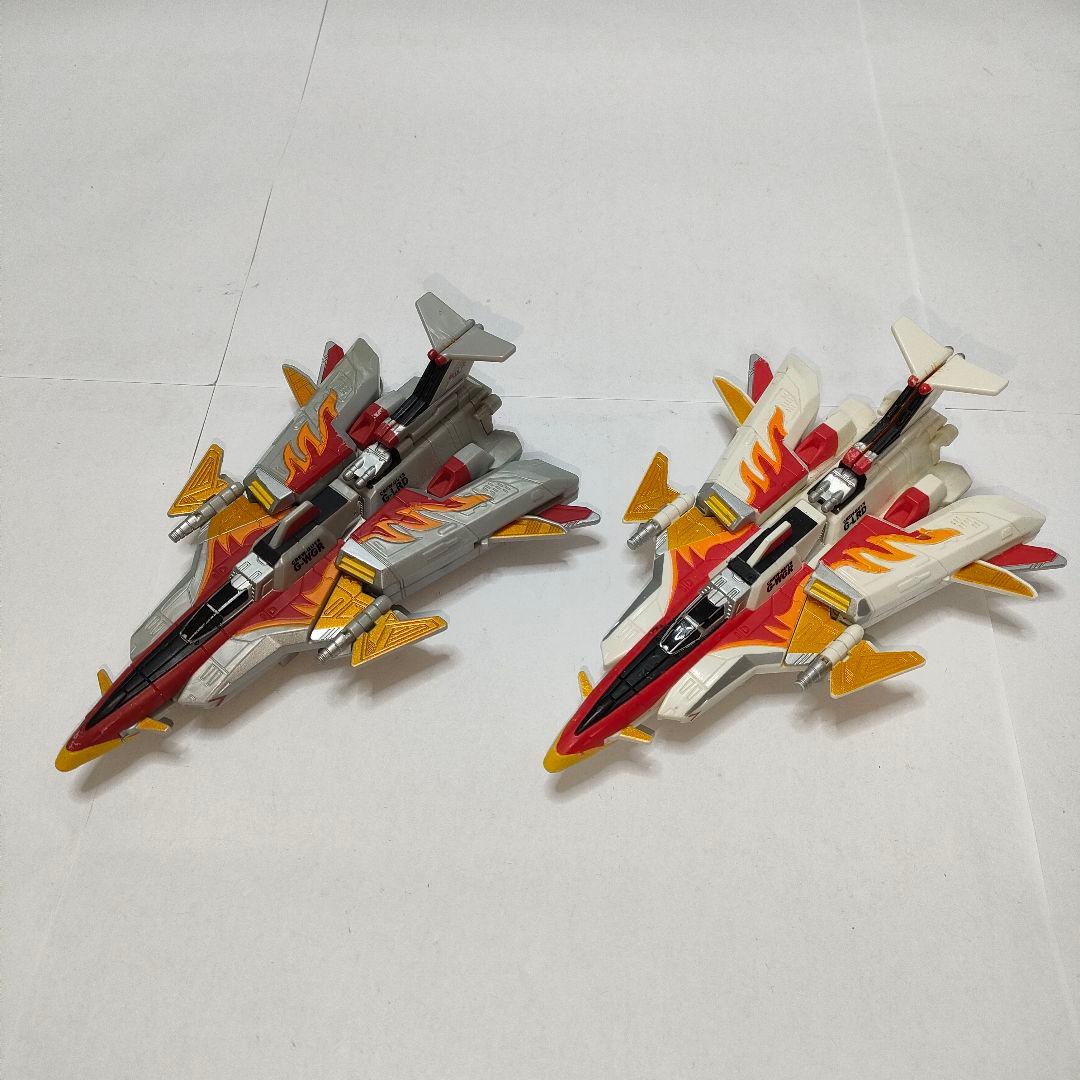 ウルトラマンメビウス ガンフェニックスストライカー2体（食玩版