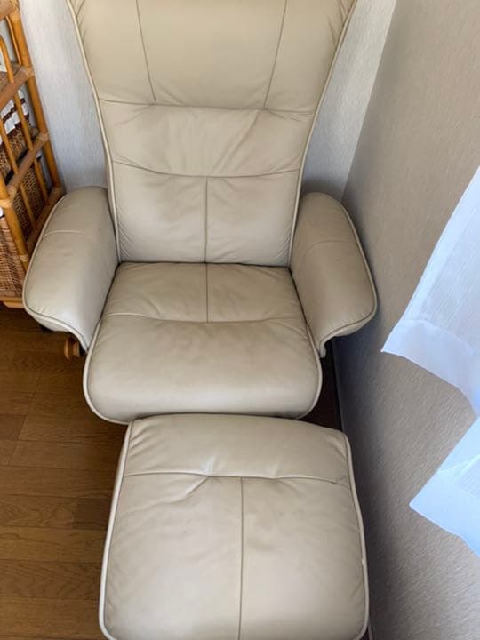 オットマン付きソファ