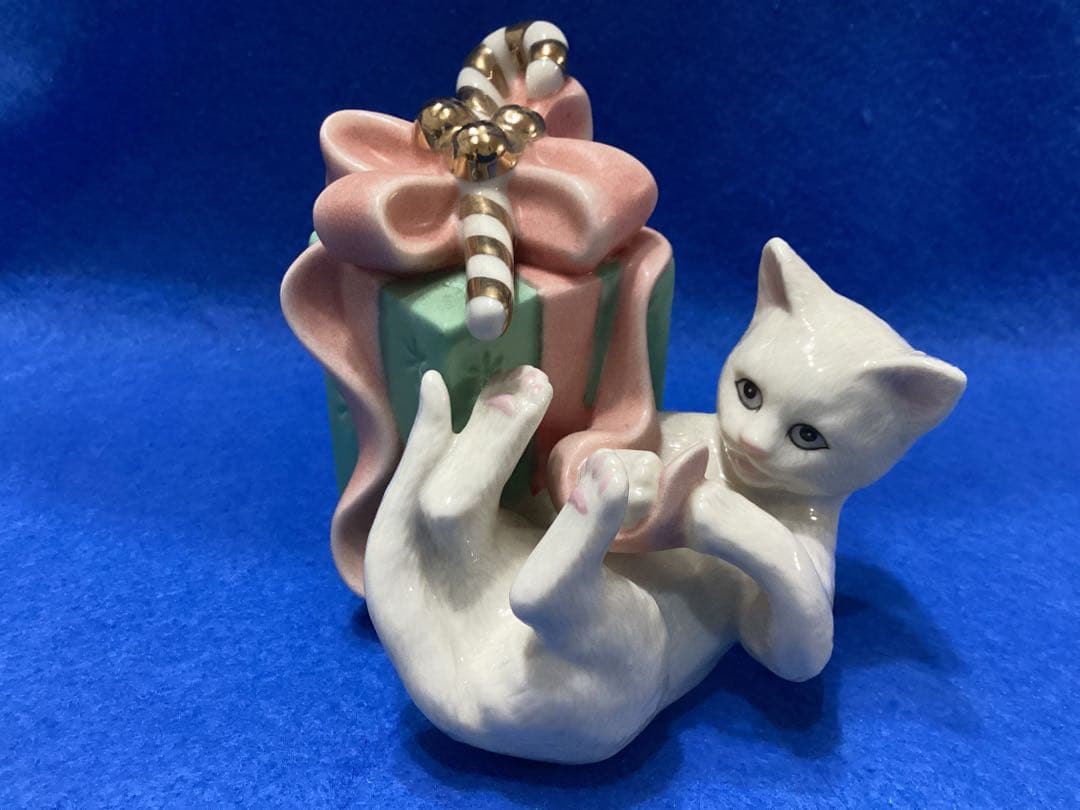 レノックス　フィギュア　フィギュリン　クリスマス　白猫の陶器置物 2点セット