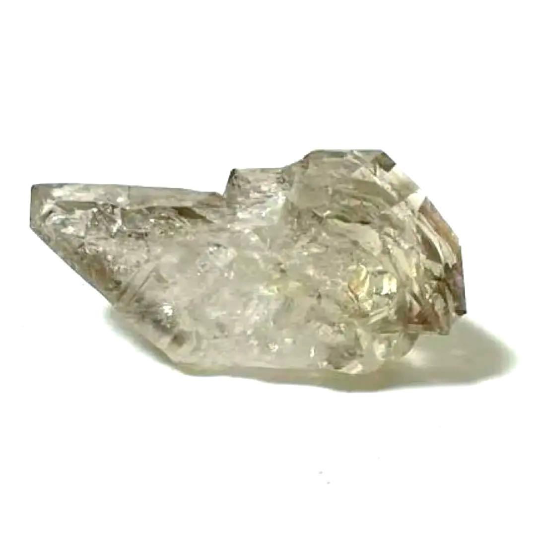 エレスチャルスケルタルクォーツ　原石　骸骨水晶