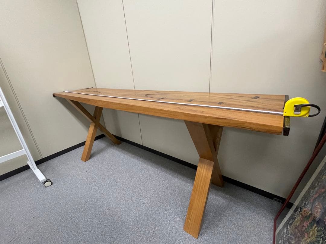 一枚板のバーカウンター