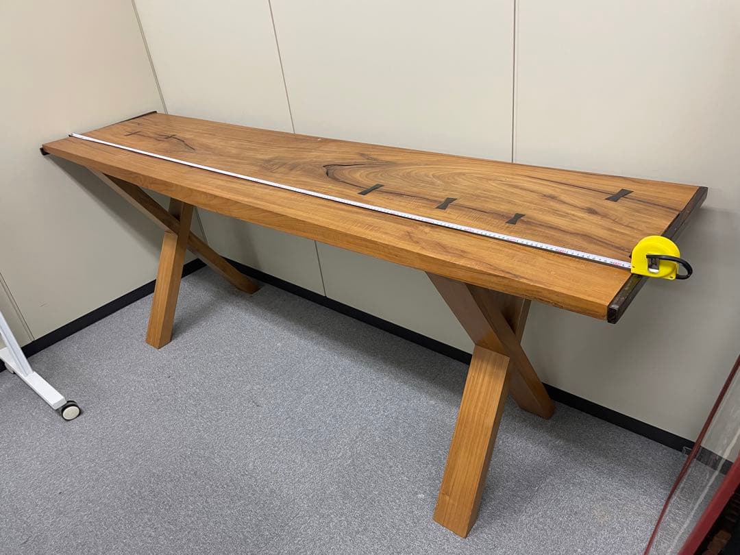 一枚板のバーカウンター