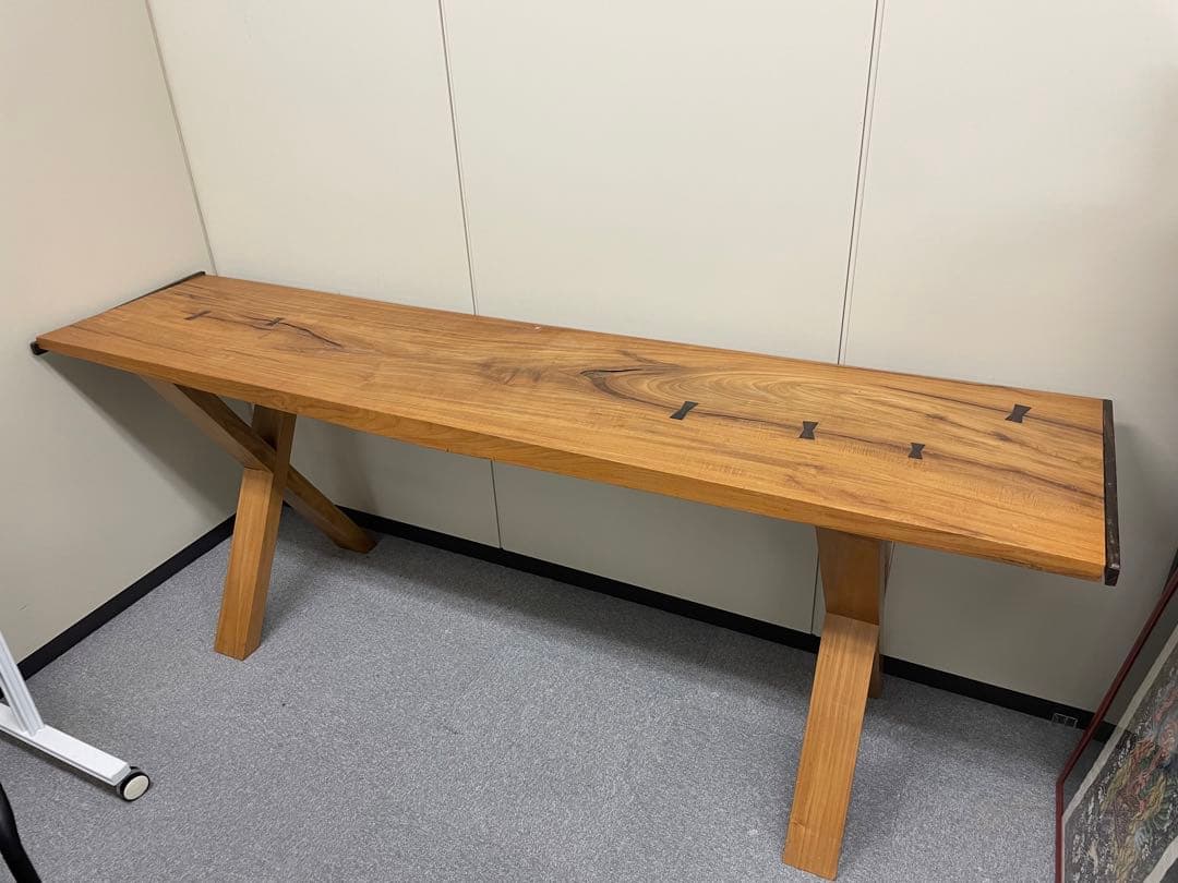 一枚板のバーカウンター