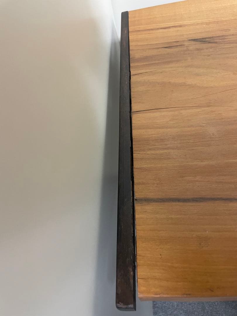 一枚板のバーカウンター