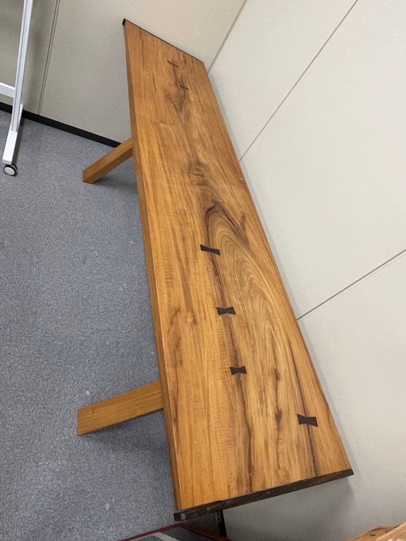 一枚板のバーカウンター