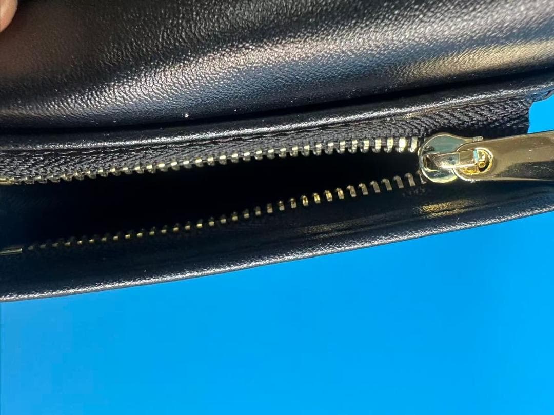 Dior ブラックレザー二つ折り財布