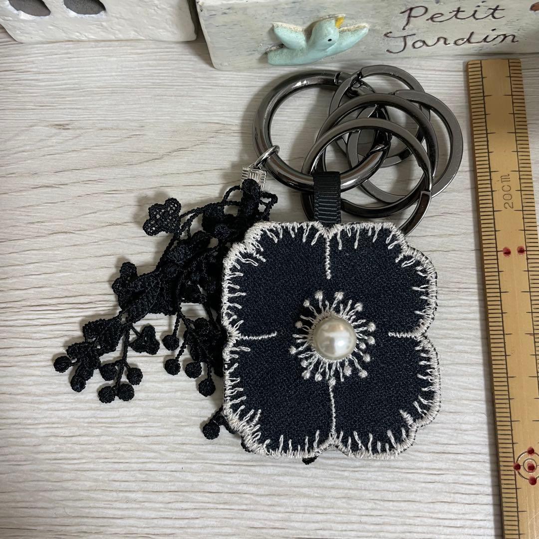 ミナペルホネン ハンドメイドチャームキーリング＊アネモネ　キーホルダー