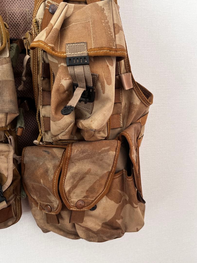 イギリス軍 砂漠迷彩DPMタクティカルベスト（ポーチ 6 個付き）