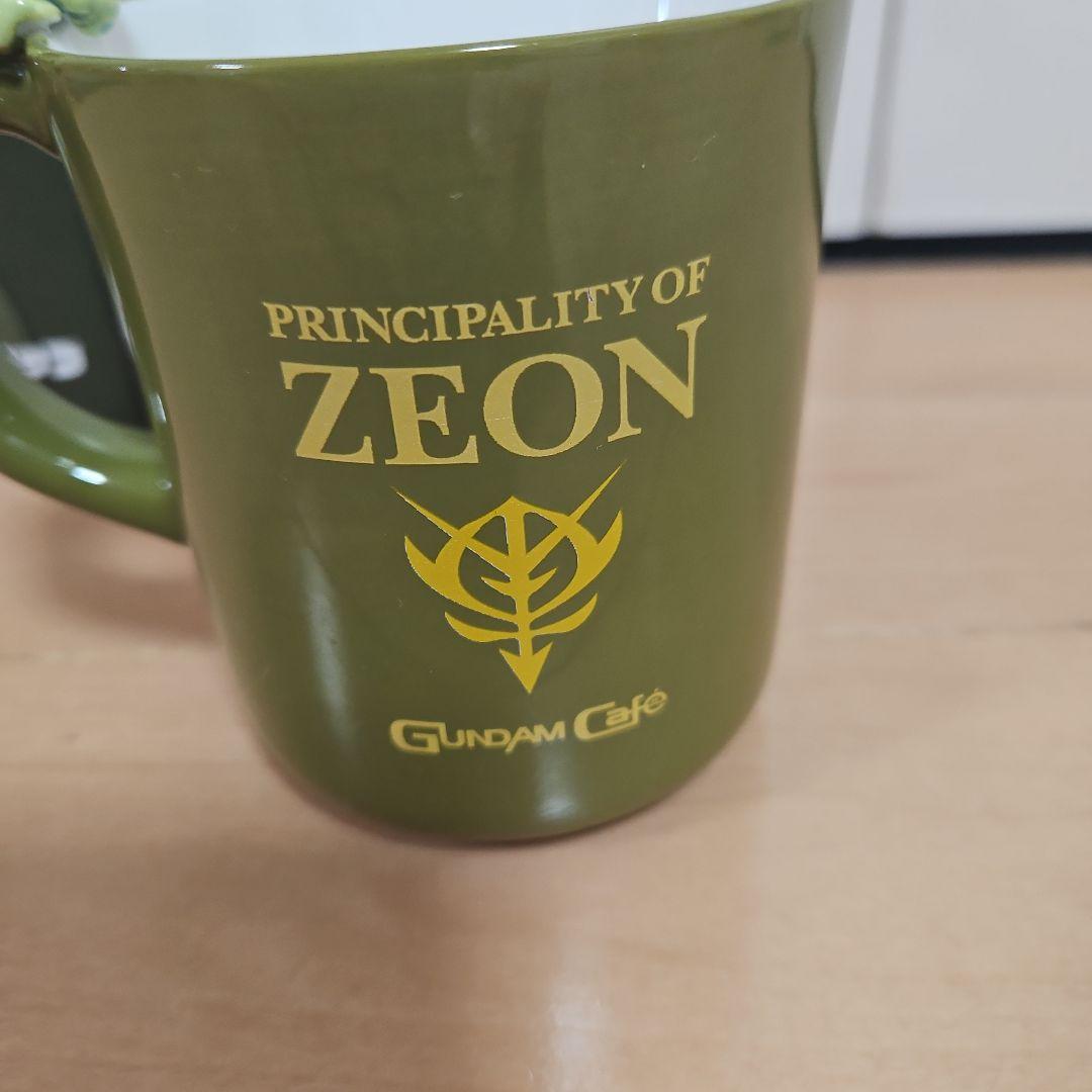 フィギュア付きマグカップ ガンダムカフェ ザクII - メルカリ