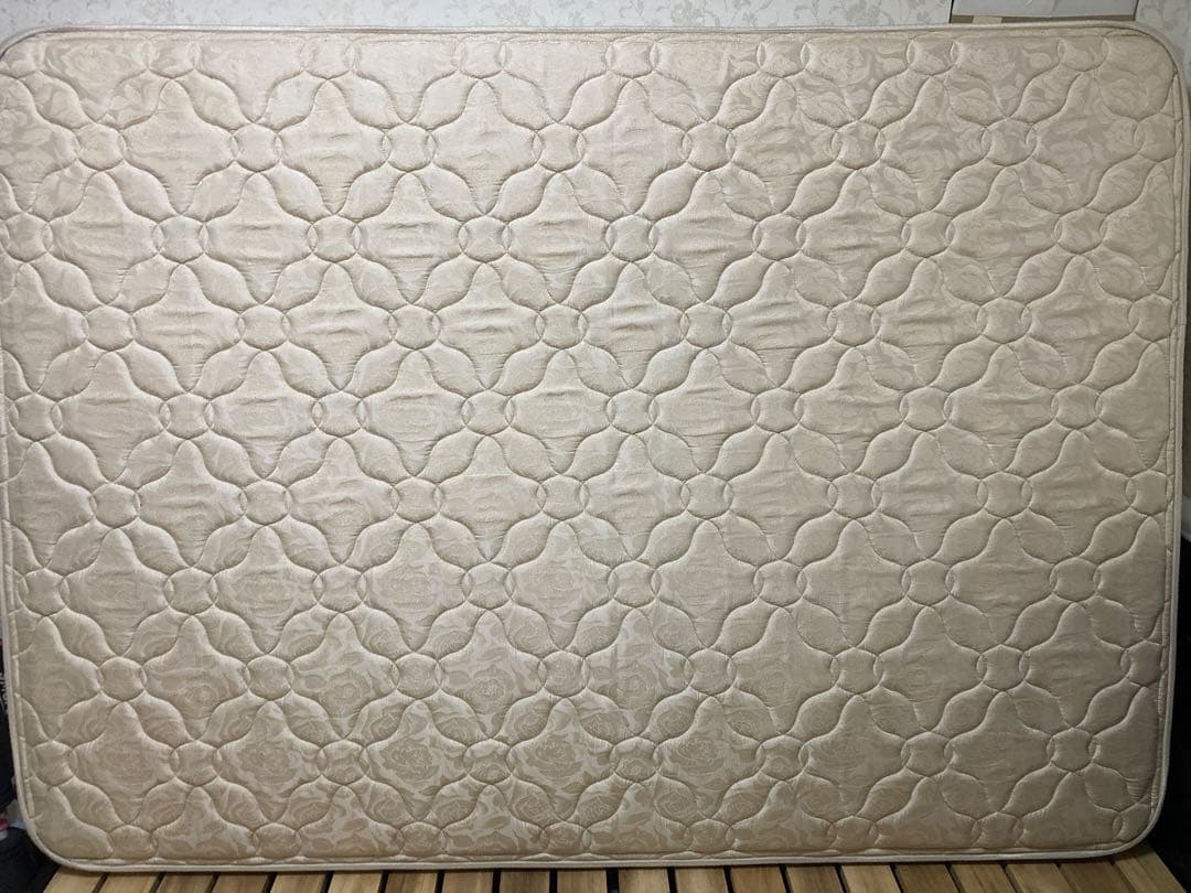 【杉並区・直接引渡は2.5万円値引！ご相談下さい】シモンズ マットレスセミダブル