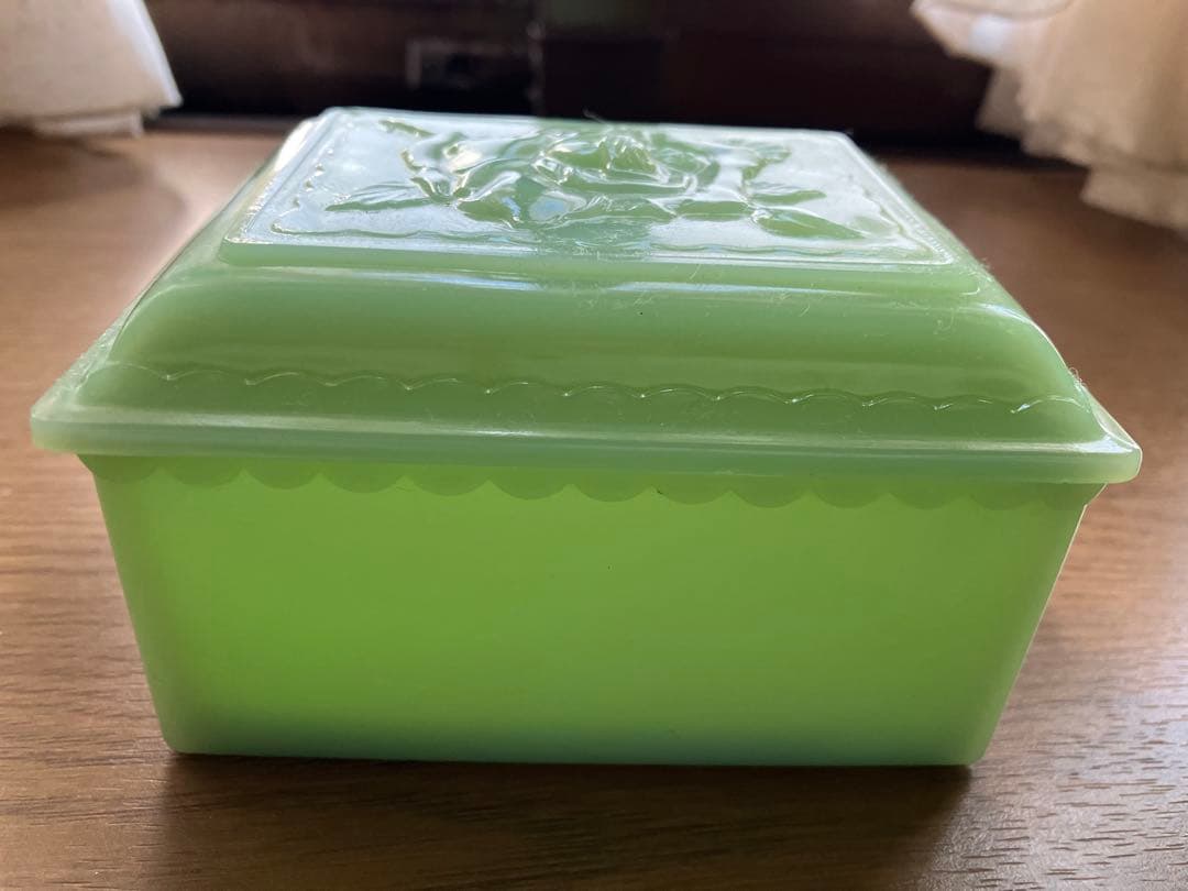 ファイヤーキング ジェダイ ジュエルボックス バラ彫刻のフタ付き