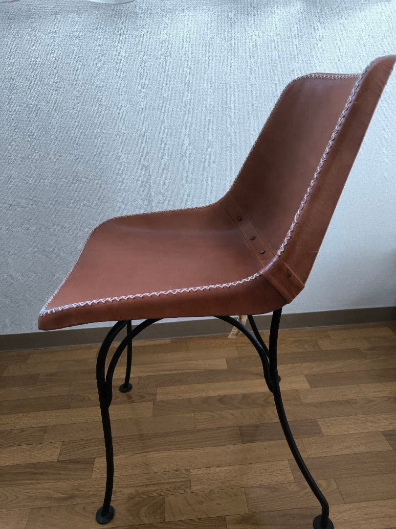 アジアン家具 レザーチェア本革張り アイアン脚　タグ付き