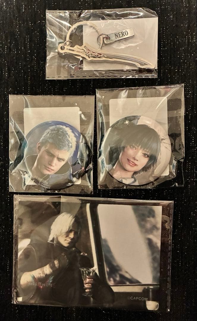 デビルメイクライ Devil May Cry5 キーホルダー マルチクロス - メルカリ