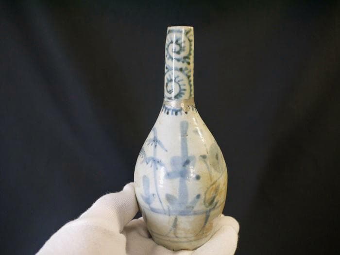 古伊万里 御神酒徳利 梅文と蛸唐草 本錫補修 H15cm - メルカリ