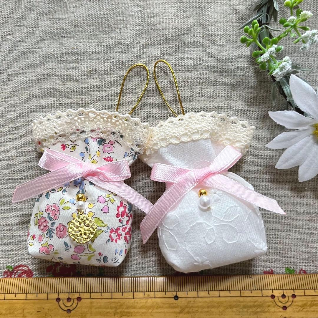 No.2307-45 ミニストラップサシェ 香り袋 2個組 ピンク小花 レース