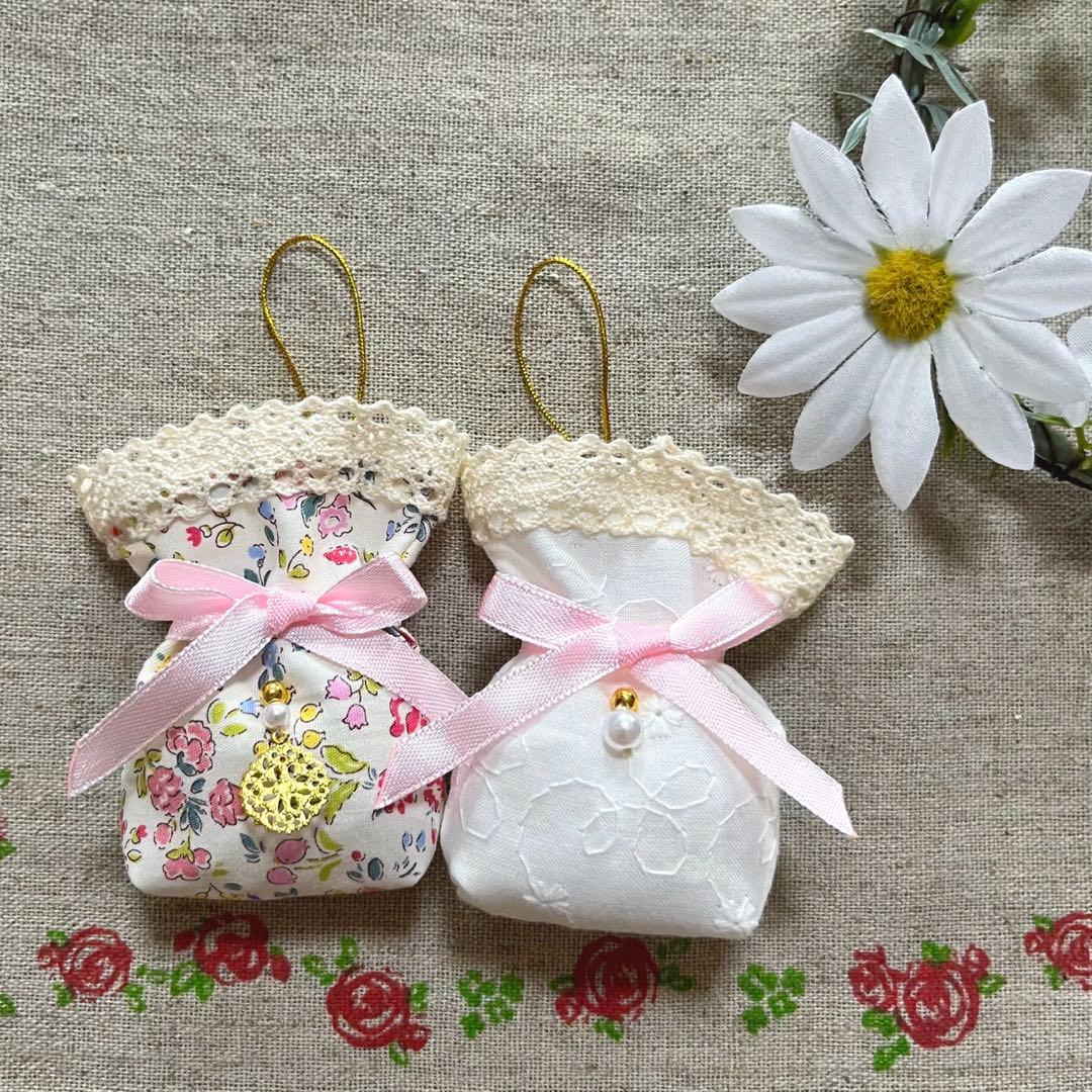 No.2307-45 ミニストラップサシェ 香り袋 2個組 ピンク小花 レース