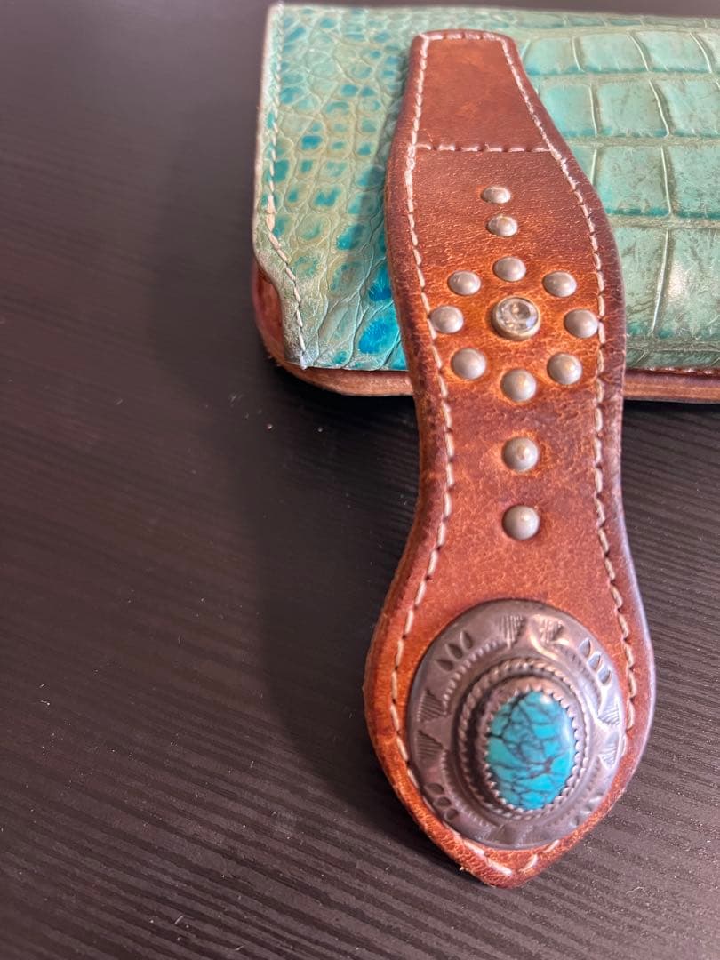 ALZUNI バイカーズレザー 長財布 ターコイズ コンチョ クロコ型押し