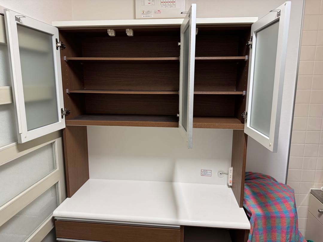 食器棚　大容量