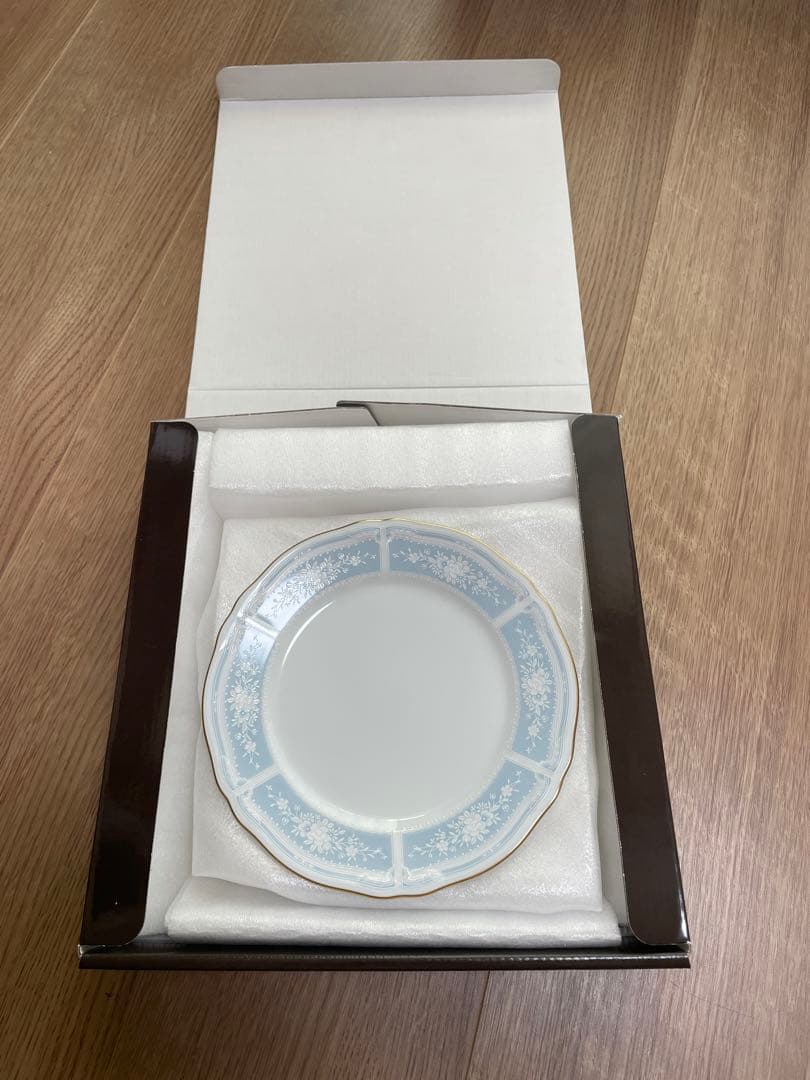 値下げ相談可【新品未使用】ノリタケレースウッドゴールド食器セット　合計26点