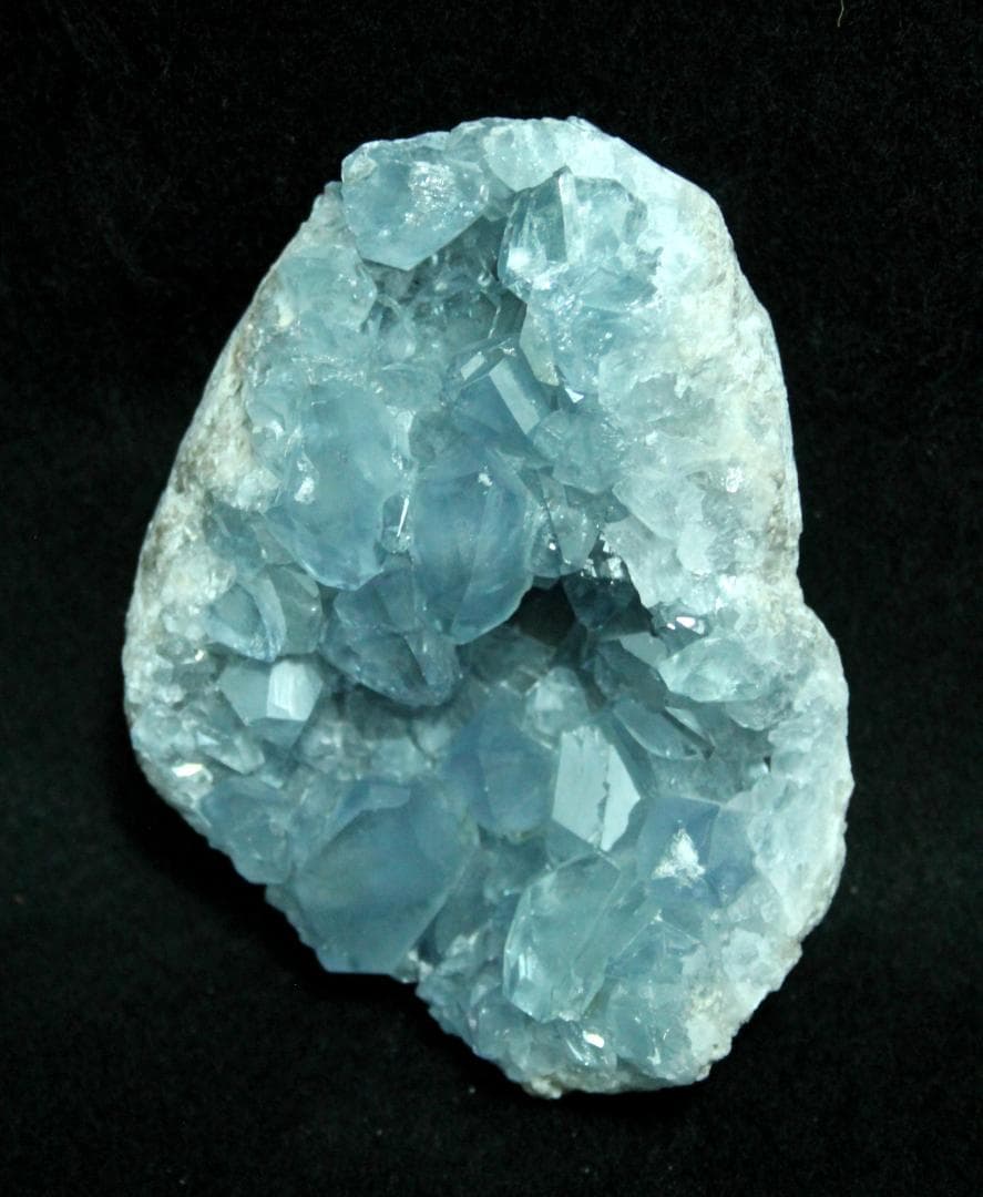 ◎大き目！◎セレスタイト｟虹あり｠約650ｇマダガスカル産 原石 天然石