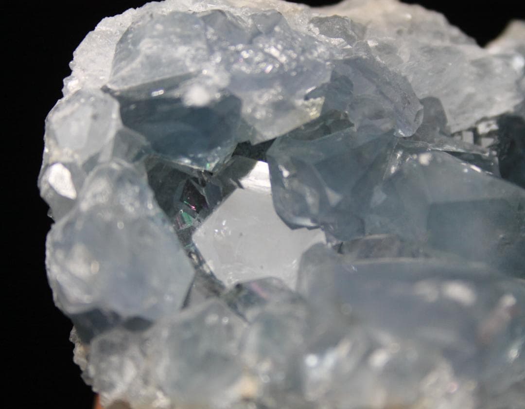 ◎大き目！◎セレスタイト｟虹あり｠約650ｇマダガスカル産 原石 天然石