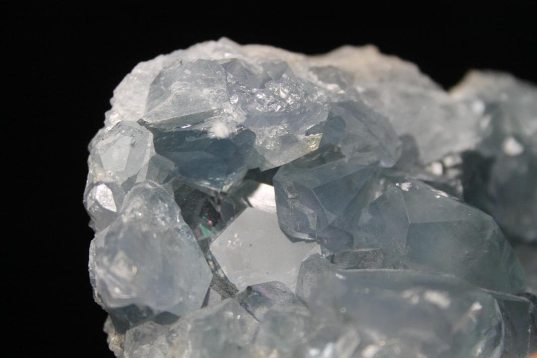 ◎大き目！◎セレスタイト｟虹あり｠約650ｇマダガスカル産 原石 天然石