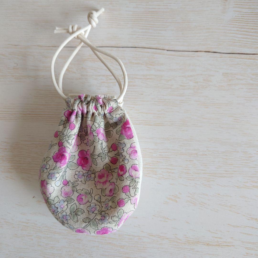 ちっちゃな巾着サシェ/詰替えタイプ【赤いバラと小花】