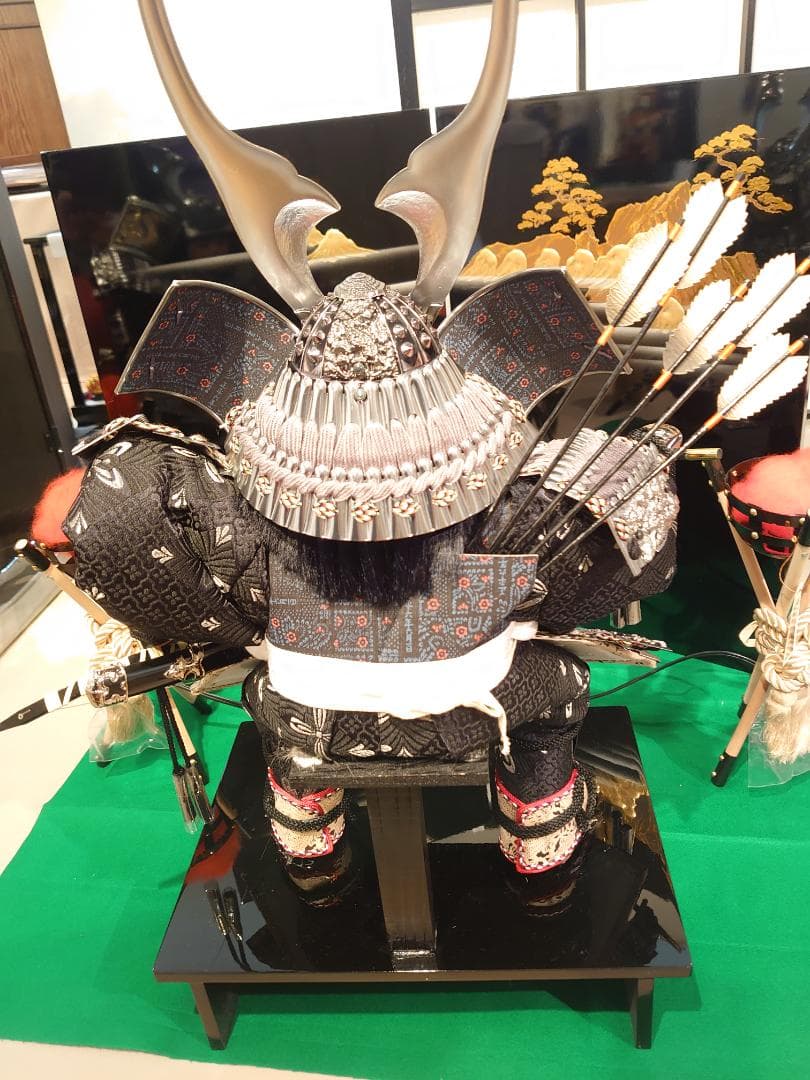 ●五月人形セット●　出世鎧着武者　子供大将　かがり火付き（電気付き）