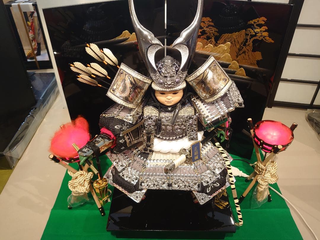 ●五月人形セット●　出世鎧着武者　子供大将　かがり火付き（電気付き）