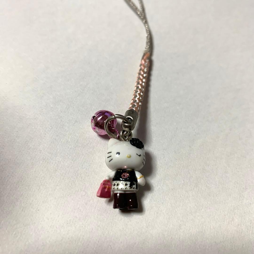 ご当地キティ 北海道限定 すすきのハローキティ根付け - メルカリ