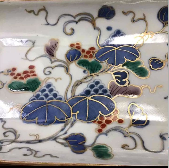 A491. 古伊万里　染錦手　山葡萄に蝶紋様　　隅入　7寸　角皿　5枚　（箱付）