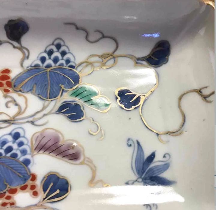 A491. 古伊万里　染錦手　山葡萄に蝶紋様　　隅入　7寸　角皿　5枚　（箱付）