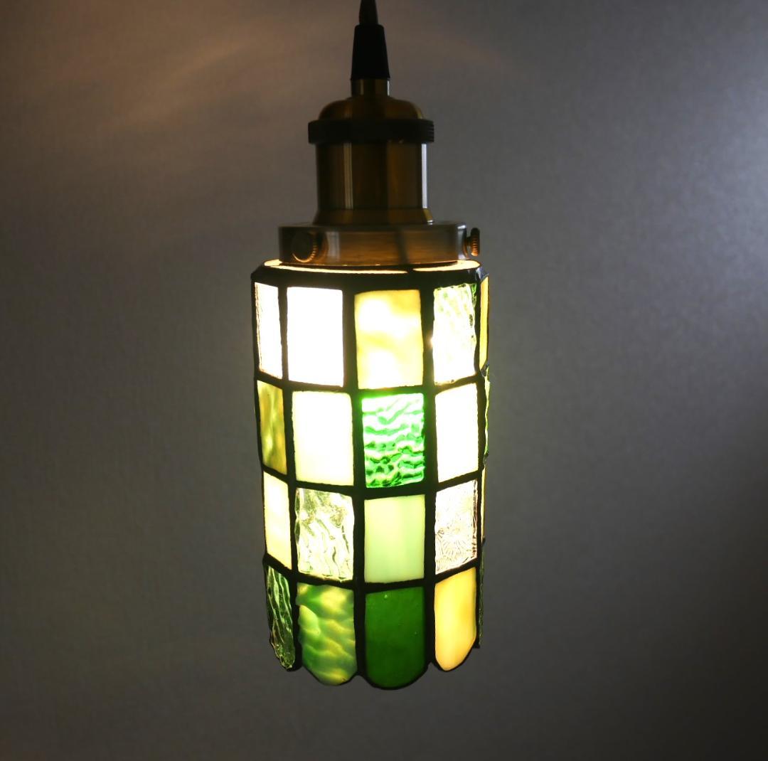 ✴︎:.。.癒しのグリーンいろいろのペンダントライト ステンドグラス