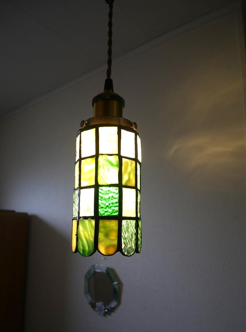 ✴︎:.。.癒しのグリーンいろいろのペンダントライト ステンドグラス