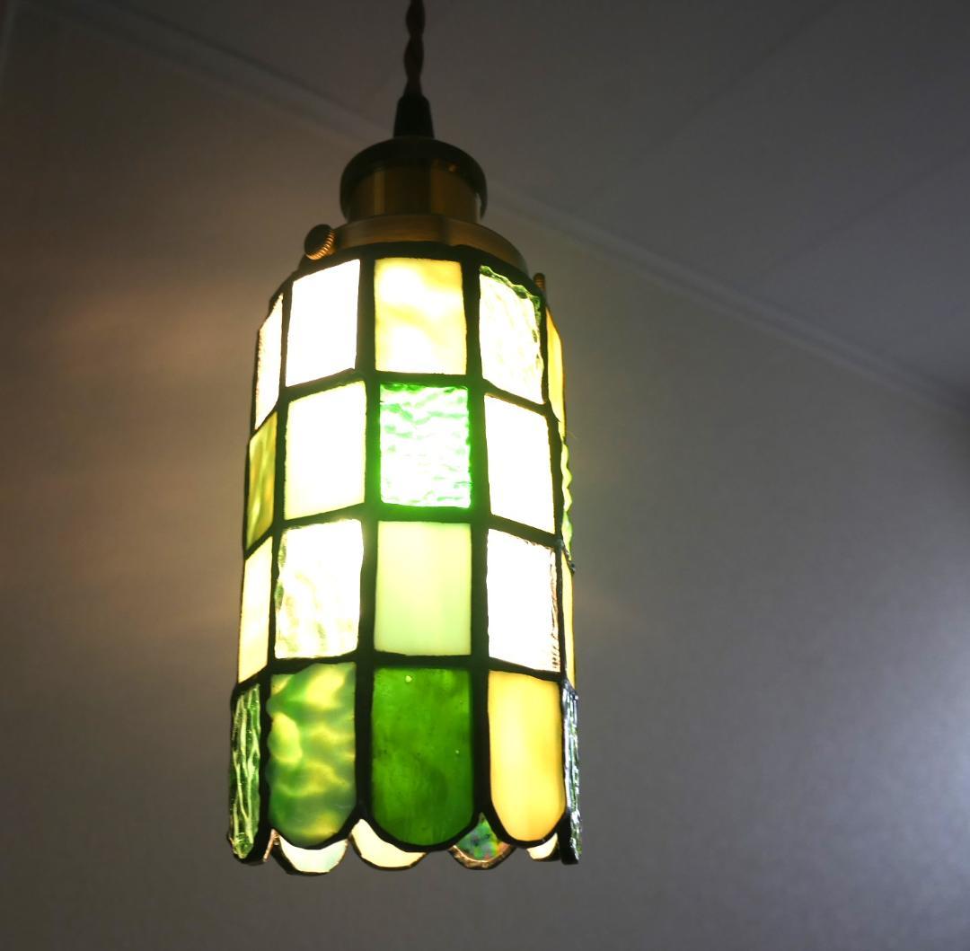 ✴︎:.。.癒しのグリーンいろいろのペンダントライト ステンドグラス