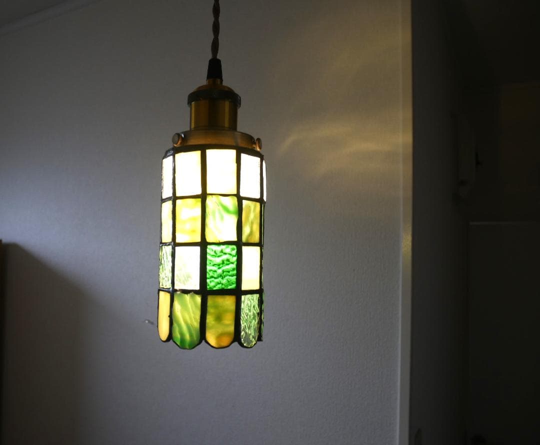✴︎:.。.癒しのグリーンいろいろのペンダントライト ステンドグラス