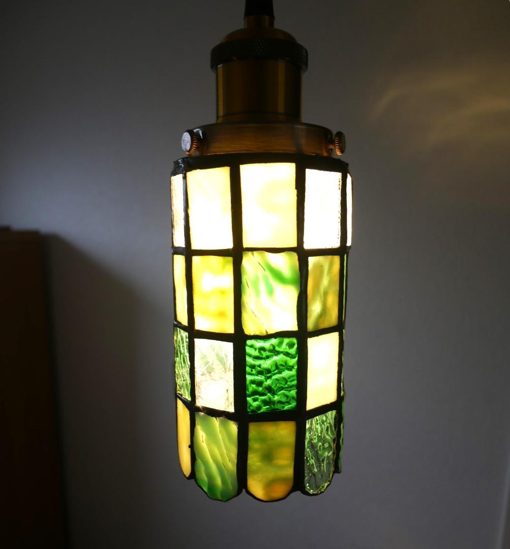 ✴︎:.。.癒しのグリーンいろいろのペンダントライト ステンドグラス