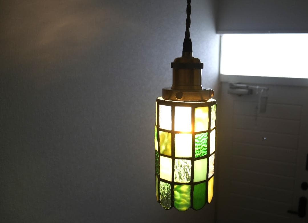 ✴︎:.。.癒しのグリーンいろいろのペンダントライト ステンドグラス