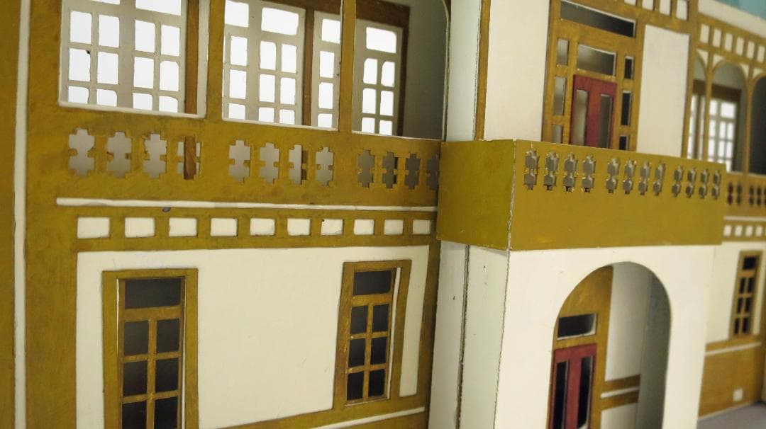 昭和レトロ洋館「萬翠荘」　着色模型