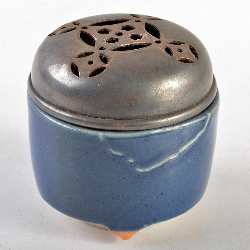 伊万里焼　瑠璃釉　藍釉　三足香炉　透かし純銀火屋　約35g　D　R5940