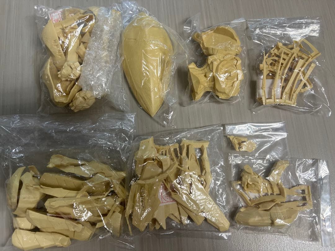 海洋堂 1/100 ブラッドテンプル 谷明原型 ファイブスター物語 - メルカリ