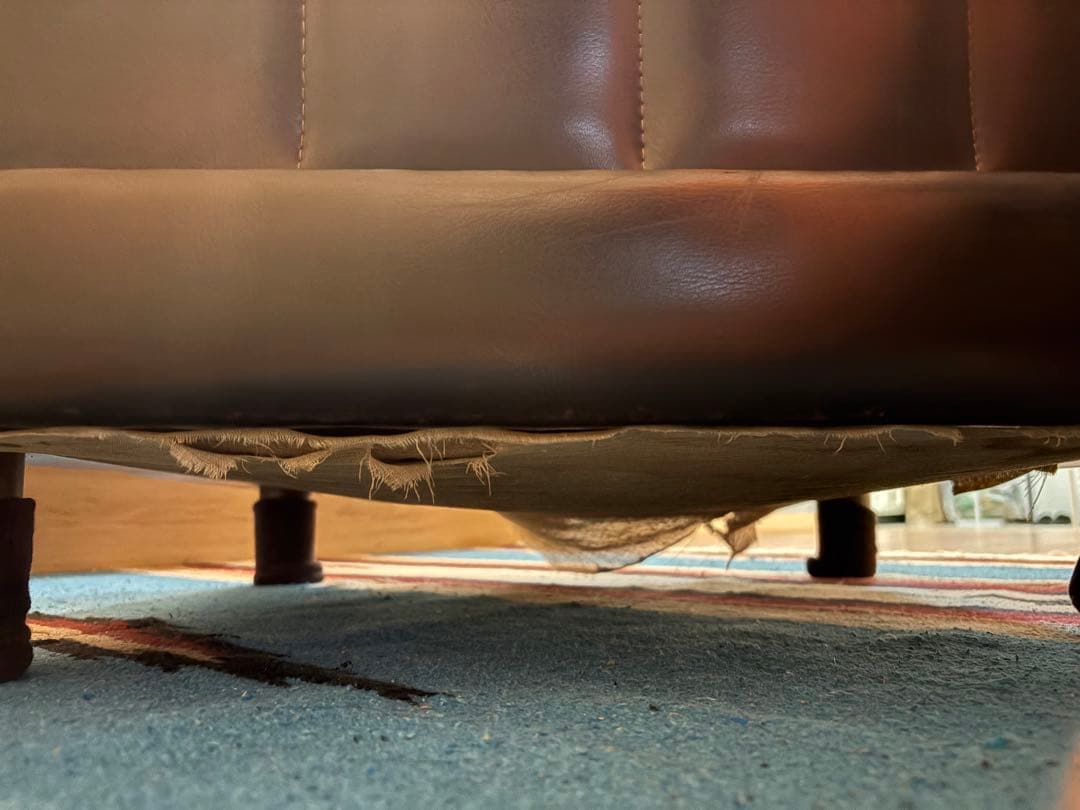 ダークブラウン 1人掛けソファ ボタン付き