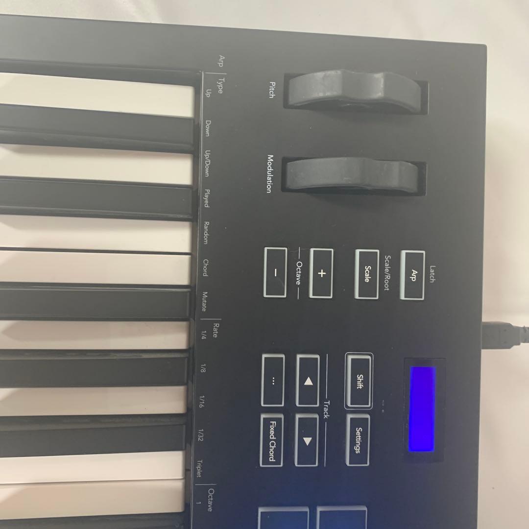 NOVATION Launchkey 37 MK3 MIDIキーボード