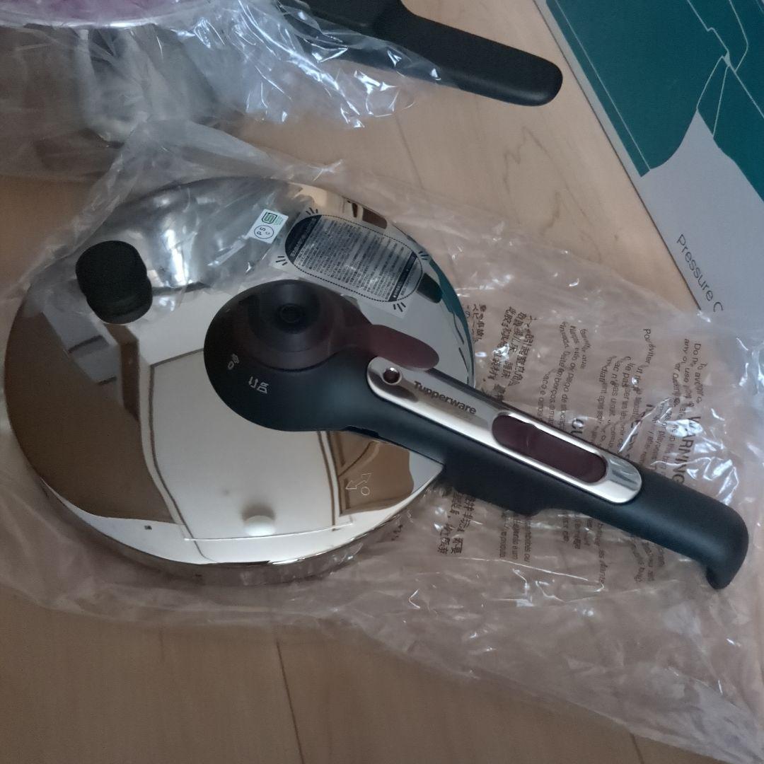 （290)タッパウェア圧力鍋　4.5L 箱入り未使用　説明必読