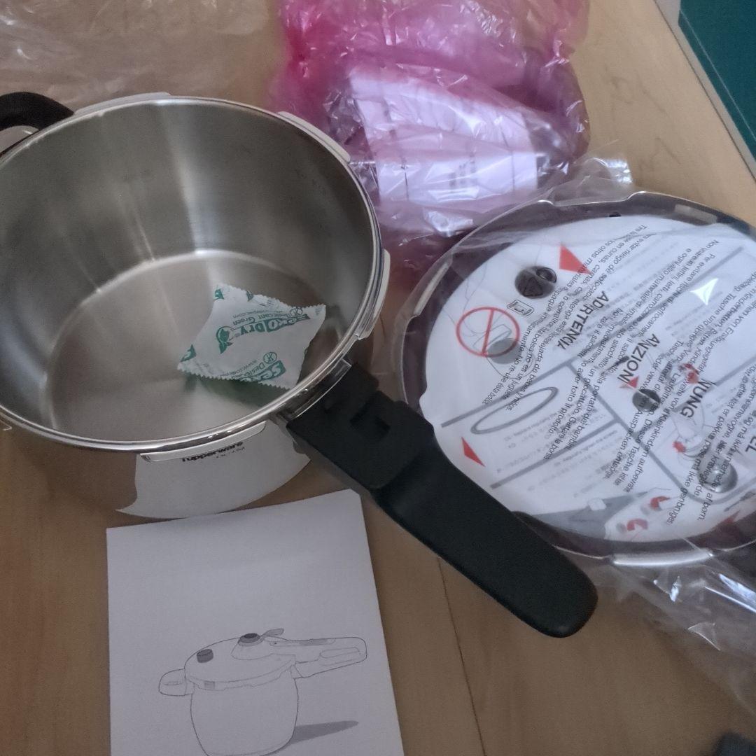 （290)タッパウェア圧力鍋　4.5L 箱入り未使用　説明必読