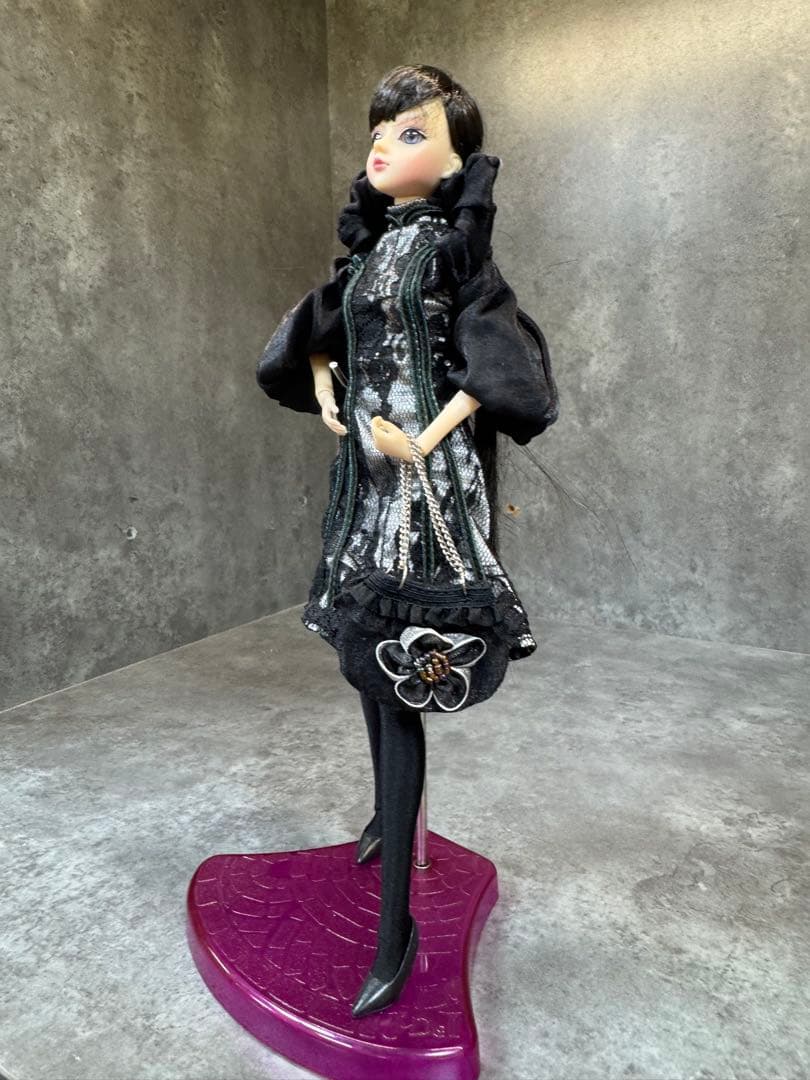 J-Doll ゴシックスタイル ファッションドール 未使用品 外箱なし