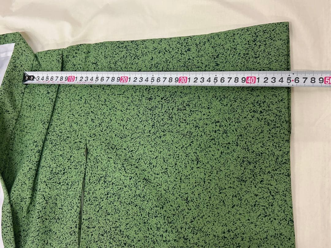 (七五三)7歳前後の男の子向けの、ダークグリーンの着物と羽織、襦袢の3点セット。